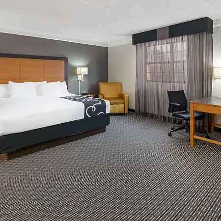 Hotel Super 8 By Wyndham The Woodlands North Esterno foto