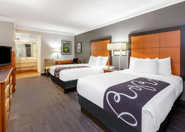 Super 8 By Wyndham The Woodlands North