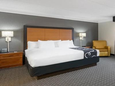 Super 8 By Wyndham North Hotel 3*