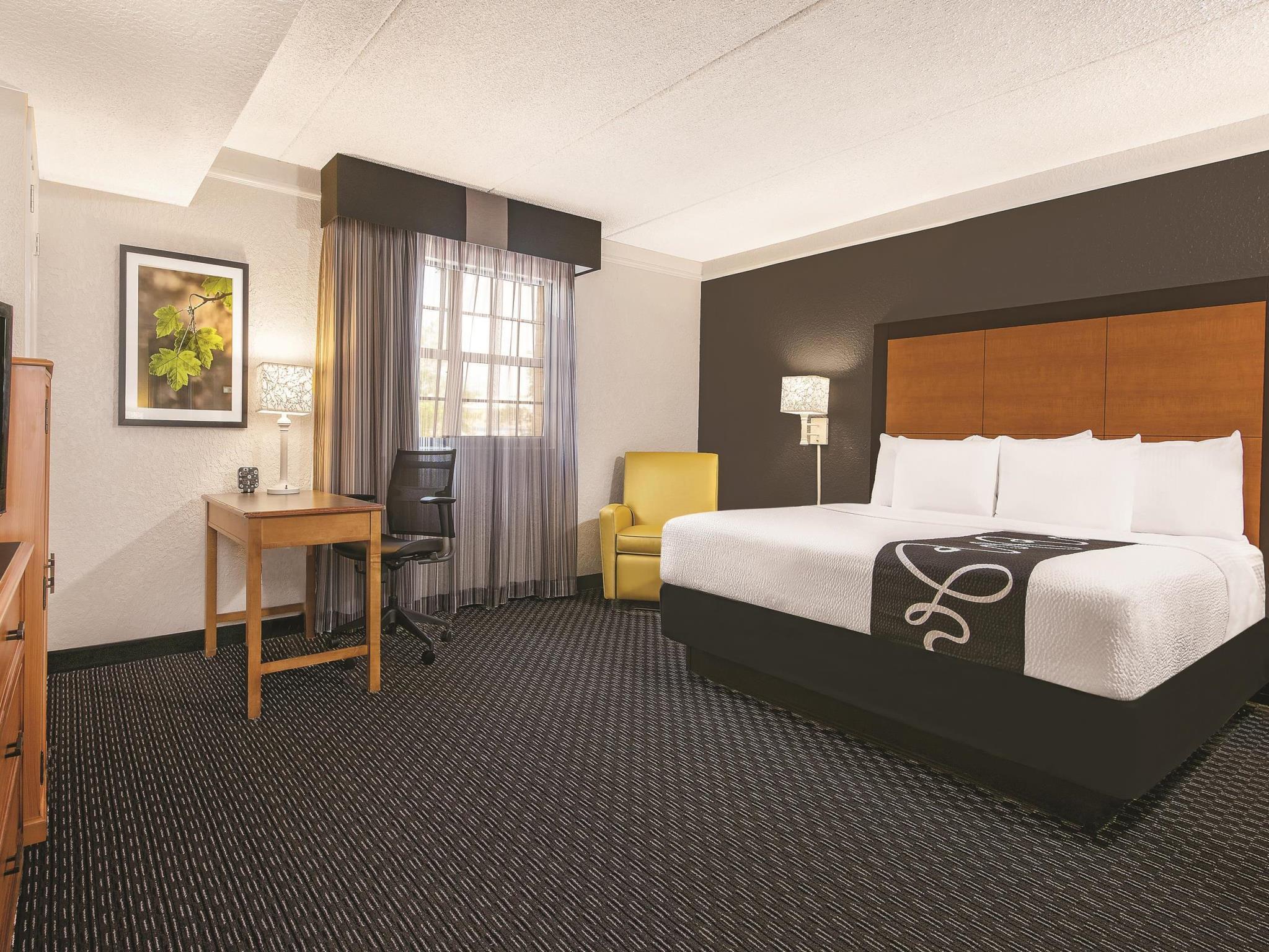 Super 8 By Wyndham North