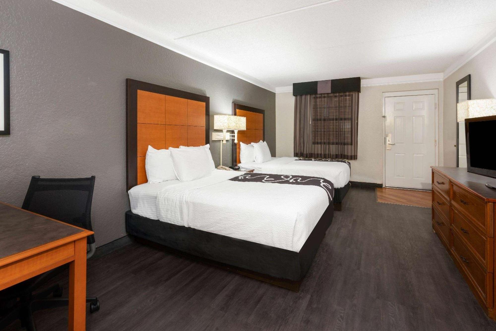 Super 8 By Wyndham North Hotel